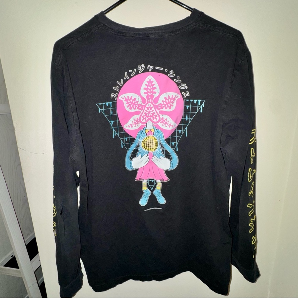 *Flaws* Stranger Things x Chogrin Elegorgon Long Sleeve Shirt - Picture 8 of 11
